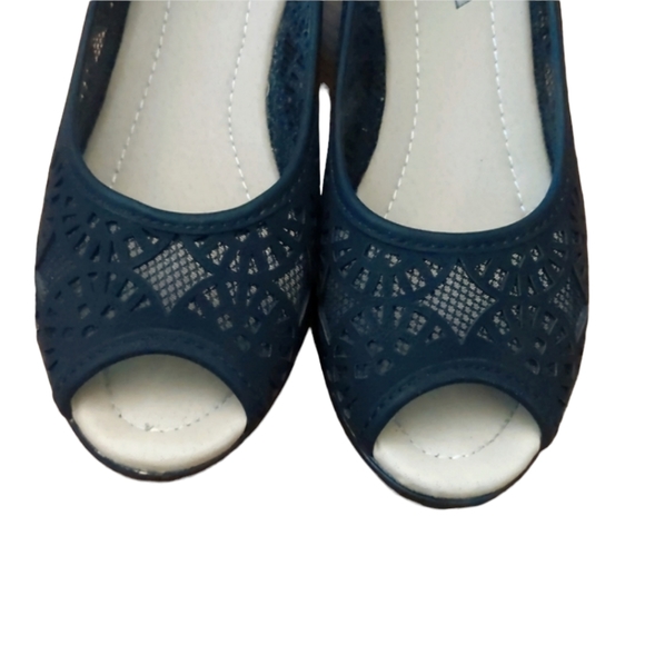 ALIA, Size 6, Black, open toe wedge heel - Picture 8 of 10